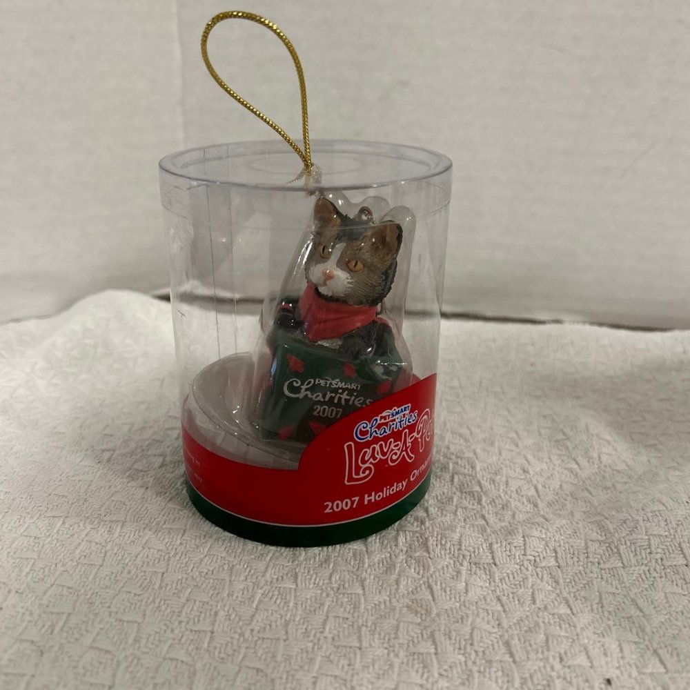 PETSMART CAT CHRISTMAS ORNAMENT